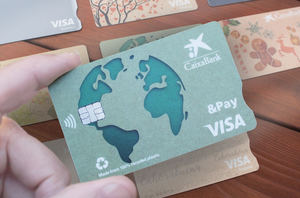 CaixaBank alcanza la emisión de 6 millones de tarjetas 100% recicladas en España