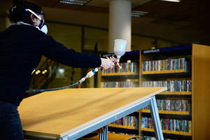 Las Rozas Innova firma un convenio con Umbrella Technologies, la aplicación del primer producto anti Covid en la Biblioteca Municipal León Tolstoi