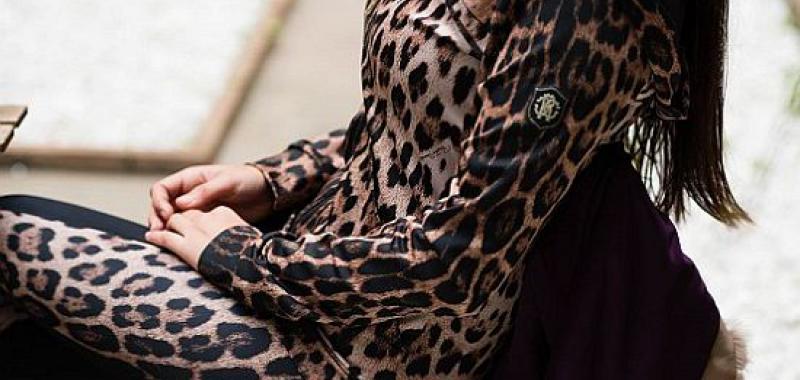    Conjunto de deporte Roberto Cavalli 